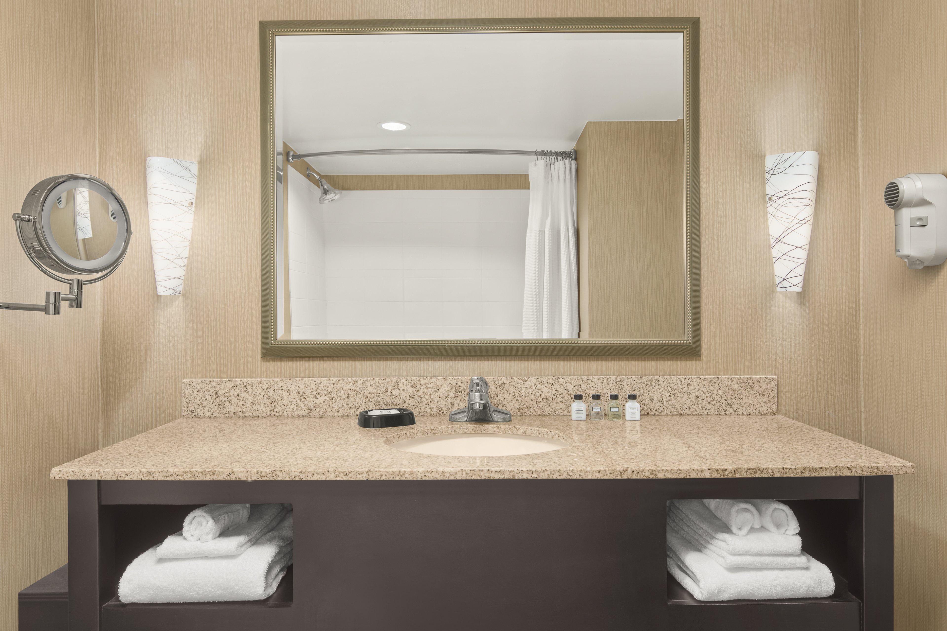 คราวน์ พลาซา กรีนวิลล์ Hotel ภายนอก รูปภาพ