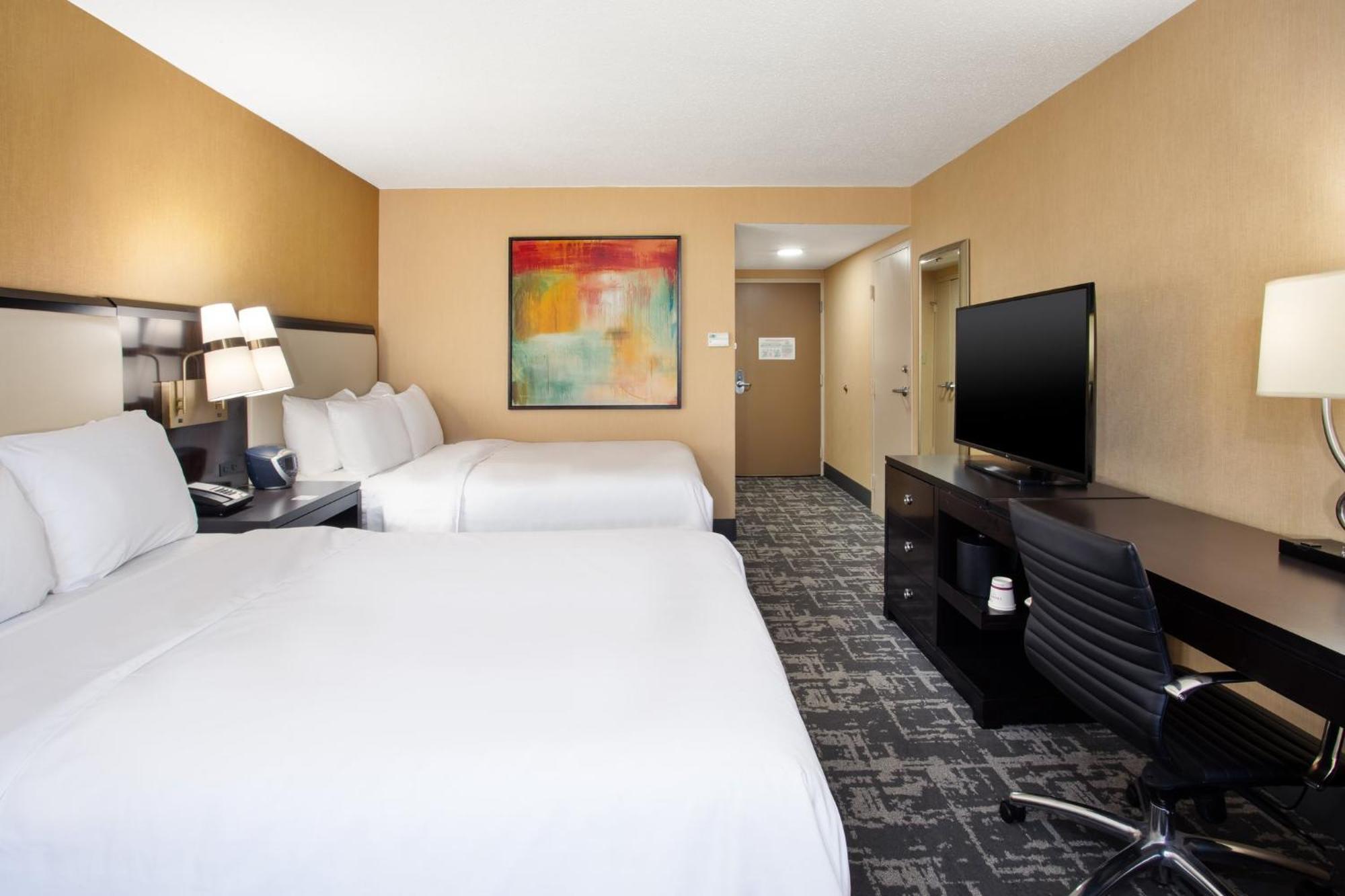 คราวน์ พลาซา กรีนวิลล์ Hotel ภายนอก รูปภาพ