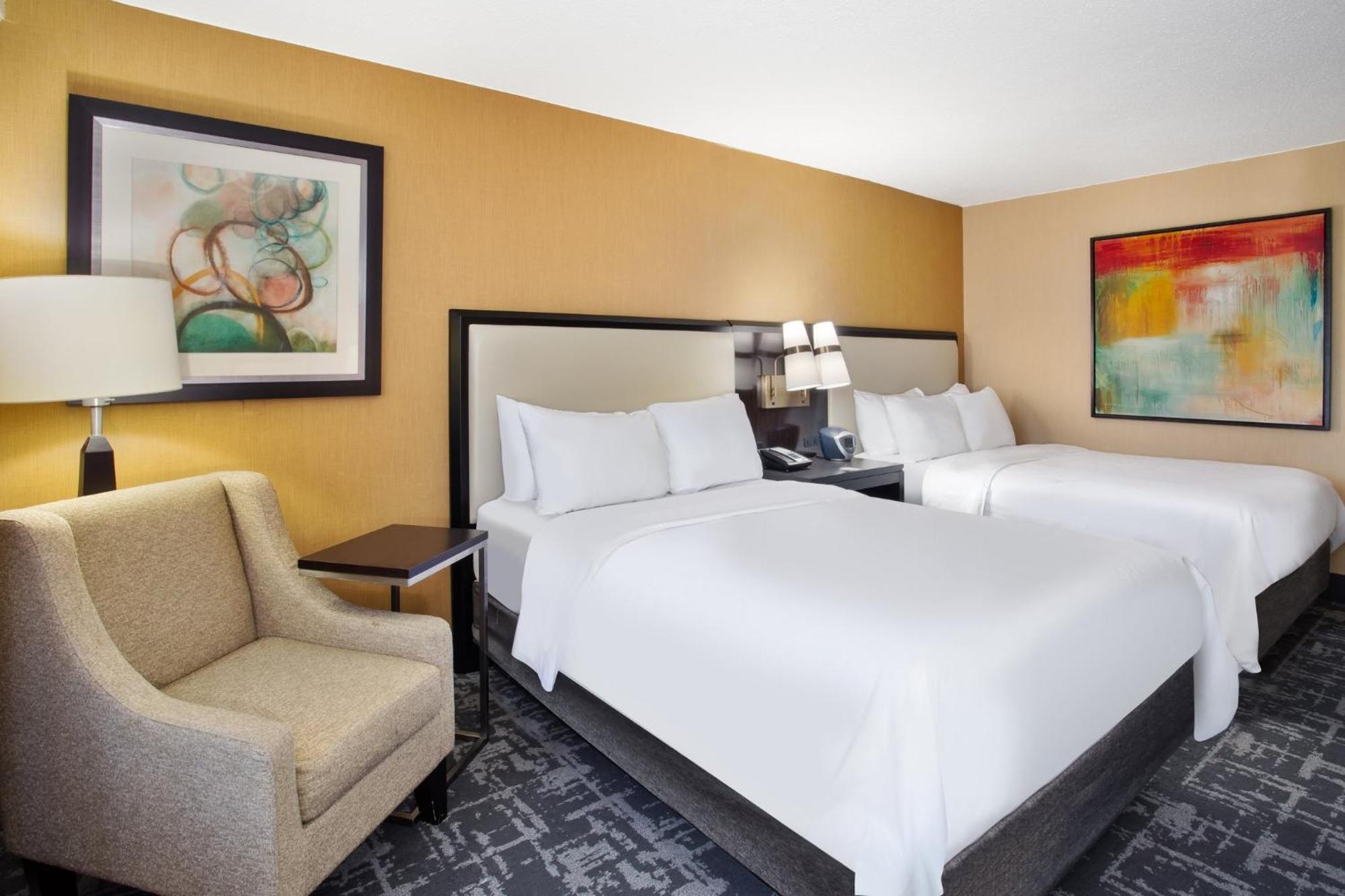 คราวน์ พลาซา กรีนวิลล์ Hotel ภายนอก รูปภาพ